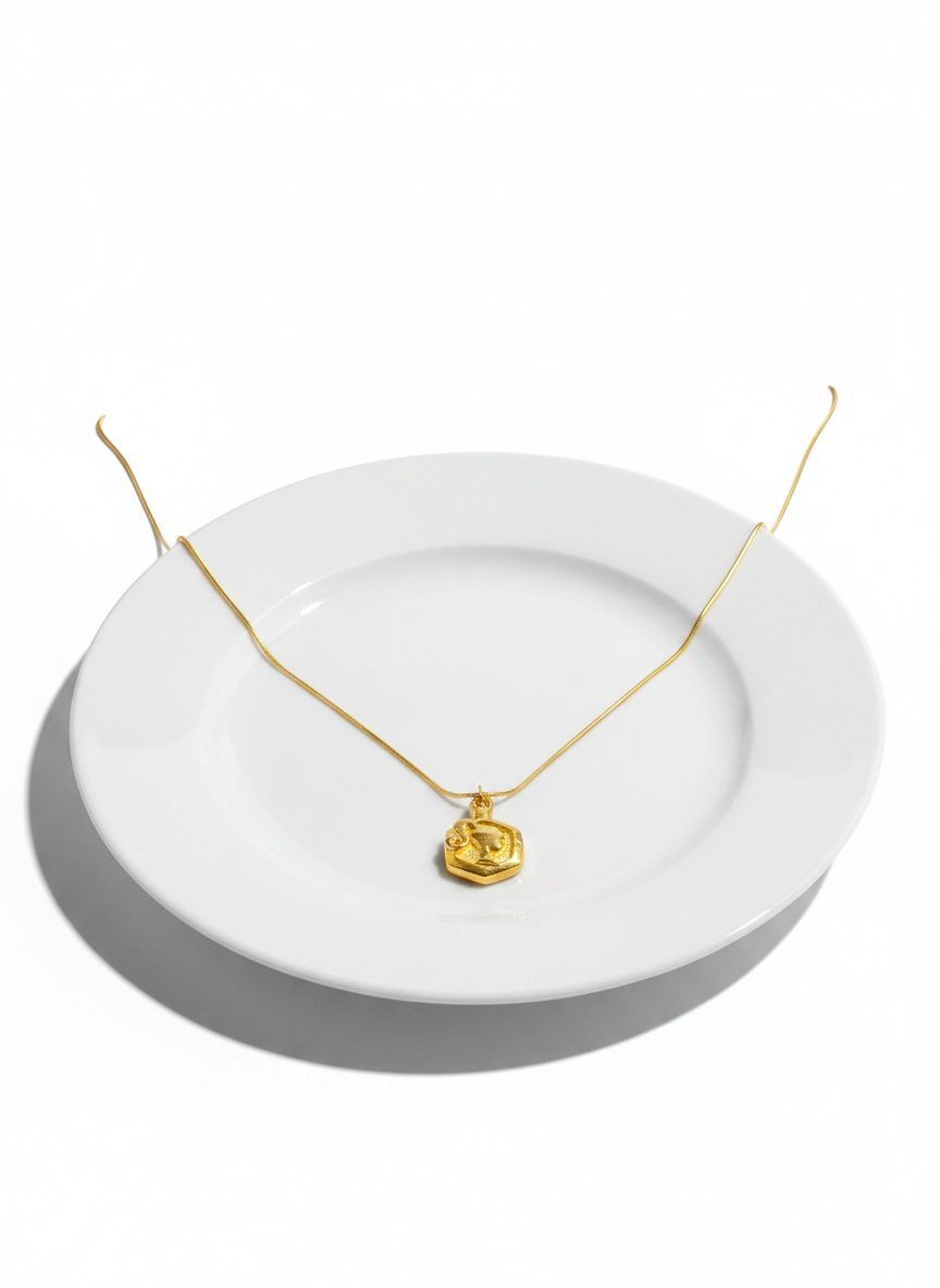 3D Girl Anti-tarnish Necklace