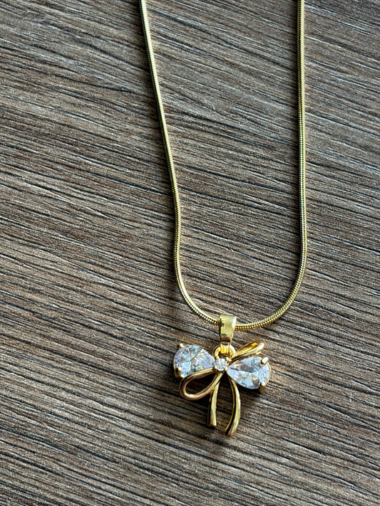 Crystal bow necklace