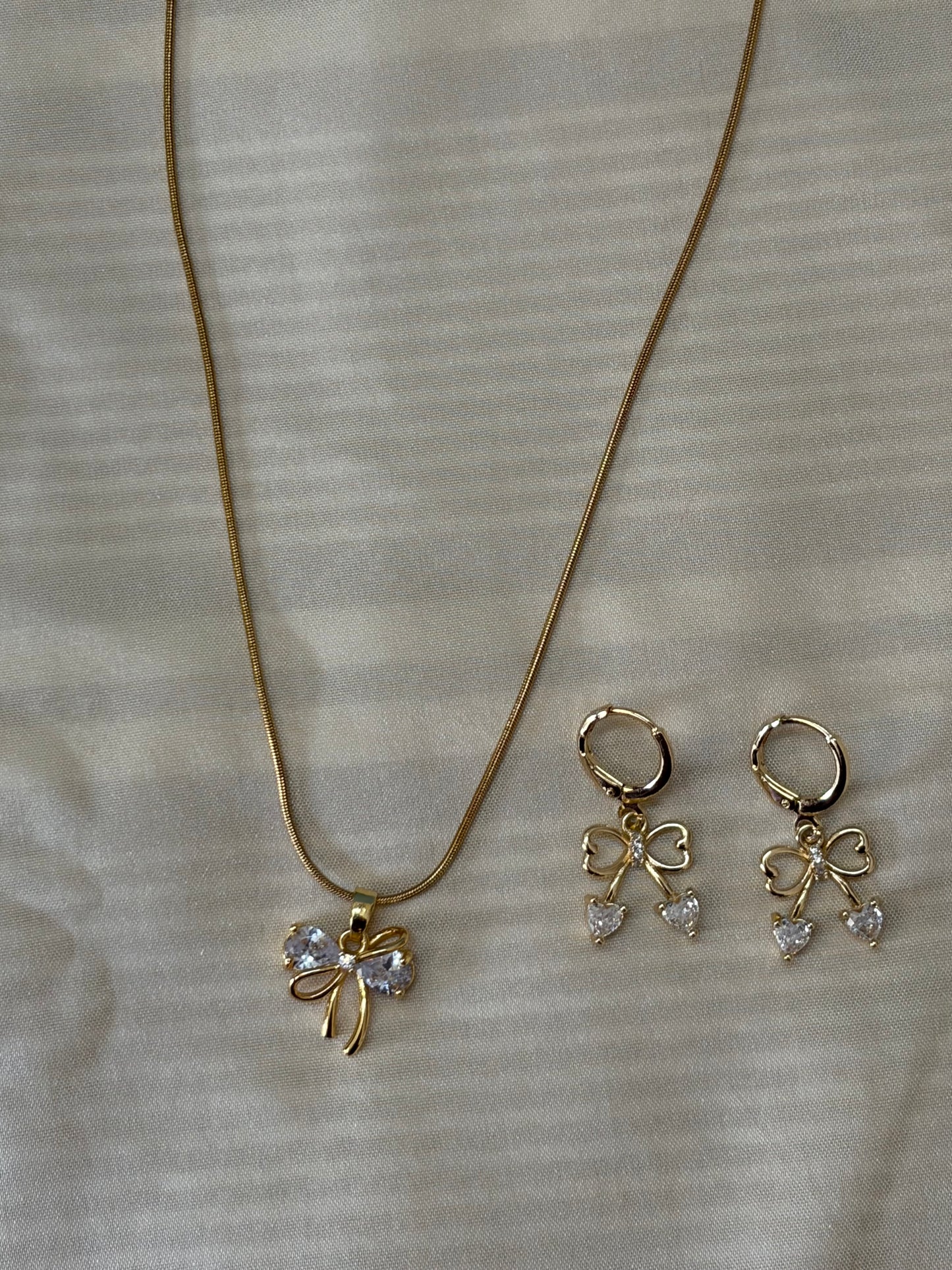 Crystal bow necklace set