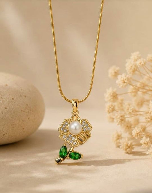 White and Green Crystal Necklace